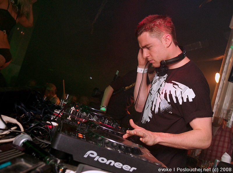 CONNECTION - Pátek 24. 10. 2008